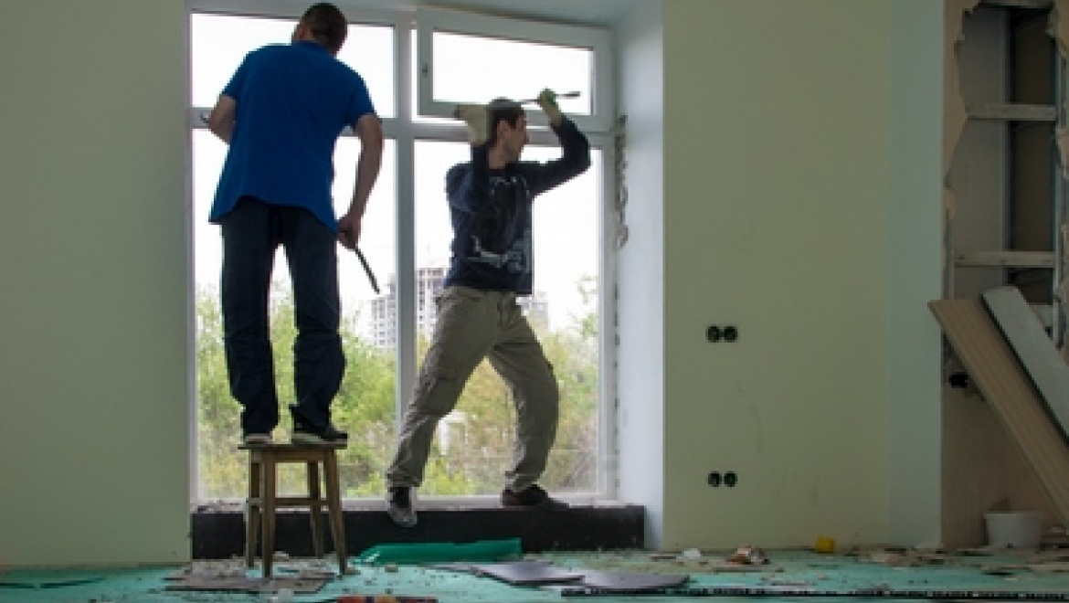 В Казани начали сносить незаконно построенный жилой дом на ул.Гривская