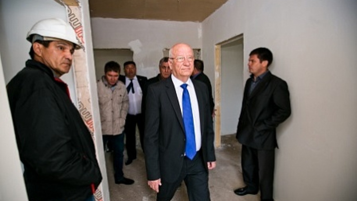 Губернатор лично проинспектировал стройку домов для переселения из аварийного жилья