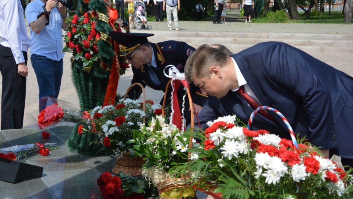 День пограничника: В Оренбурге возложили цветы к Вечному огню