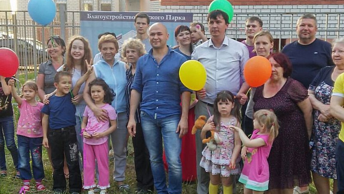 Жители домов по ул.2-ая Юго-Западная провели праздник двора