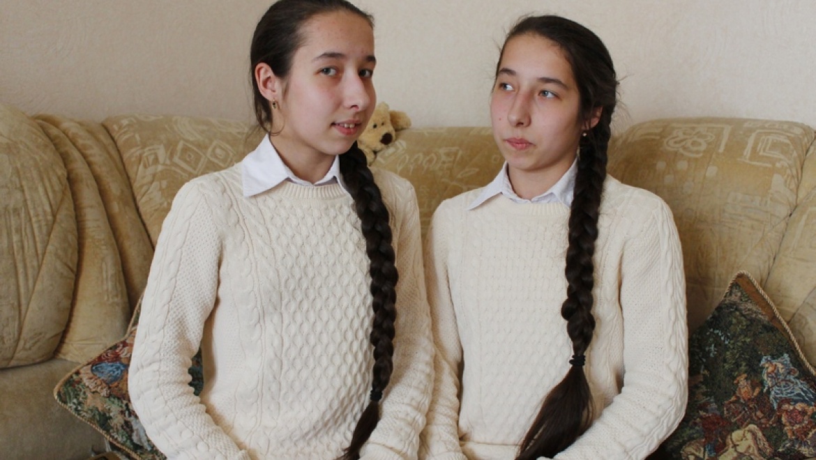 Жители Советского района Казани собрали деньги для помощи девочкам-близнецам