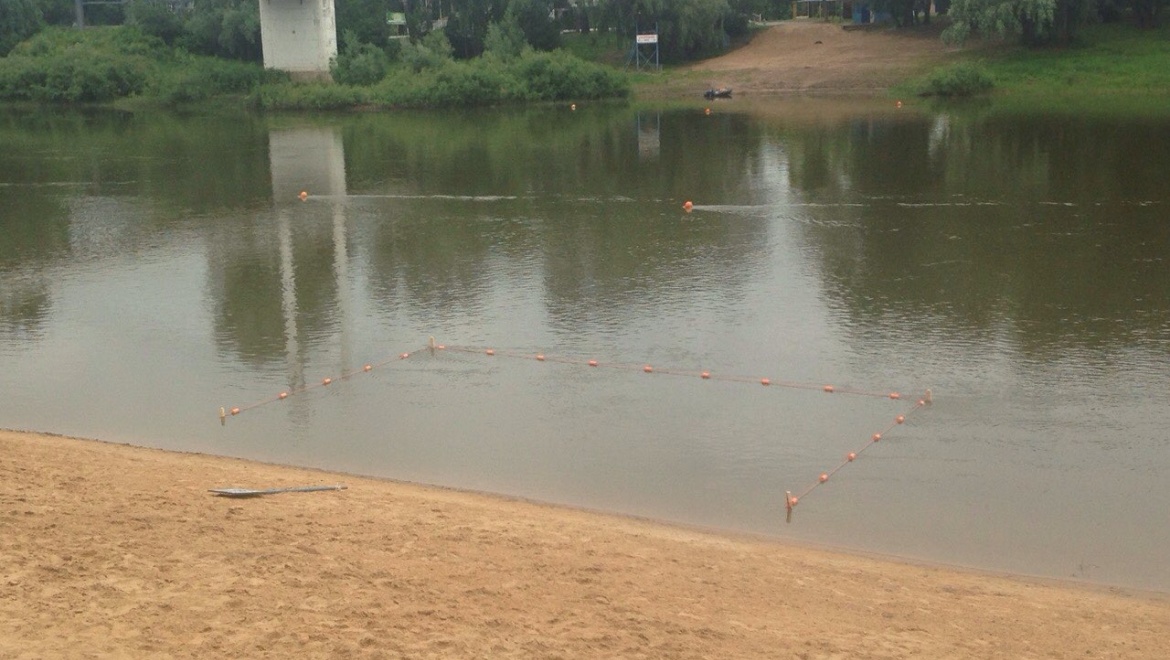 Городской пляж официально открыт для купания