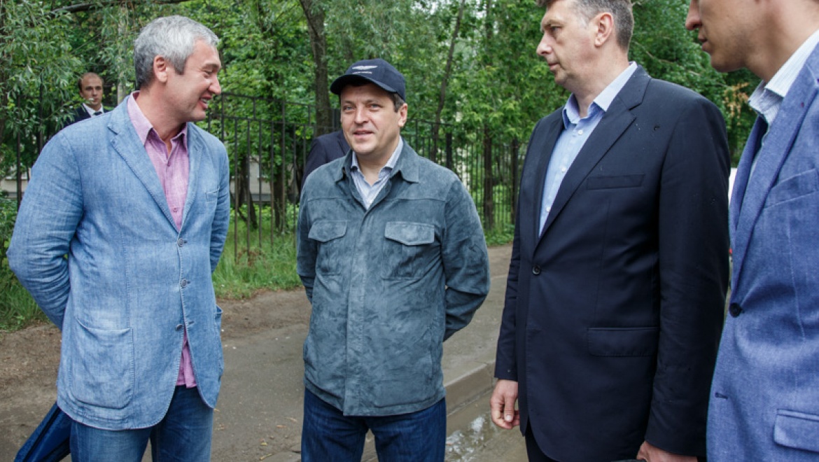 Ильсур Метшин проинспектировал ход ремонтных работ на улице 2-я Юго-Западная