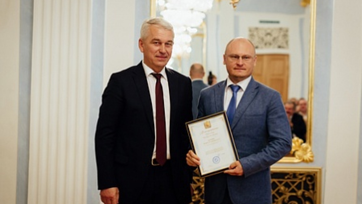 В Оренбурге медиков поздравили с профессиональным праздником!