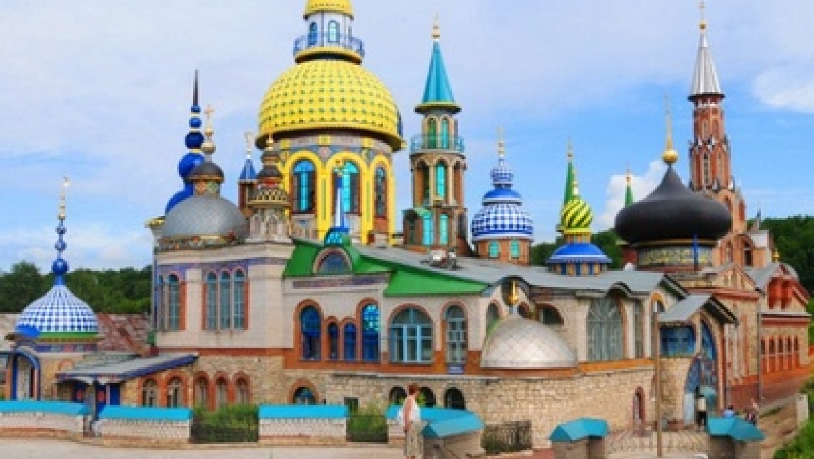 Казанцев приглашают посмотреть на «Пору тополиного пуха»