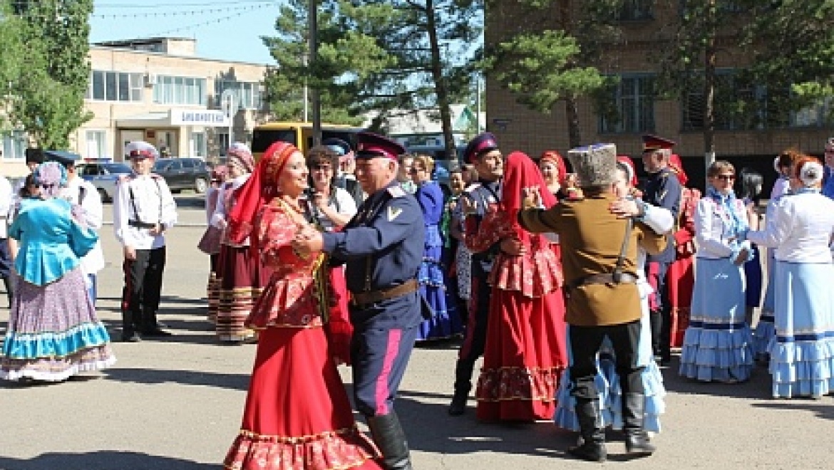 Праздник казачьей культуры «Оренбург – форпост России» собрал более двух тысяч оренбуржцев