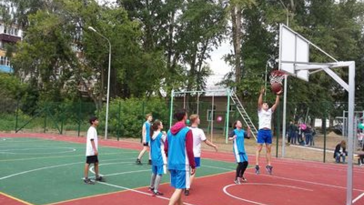 В Московском районе Казани открылась универсальная спортивная площадка