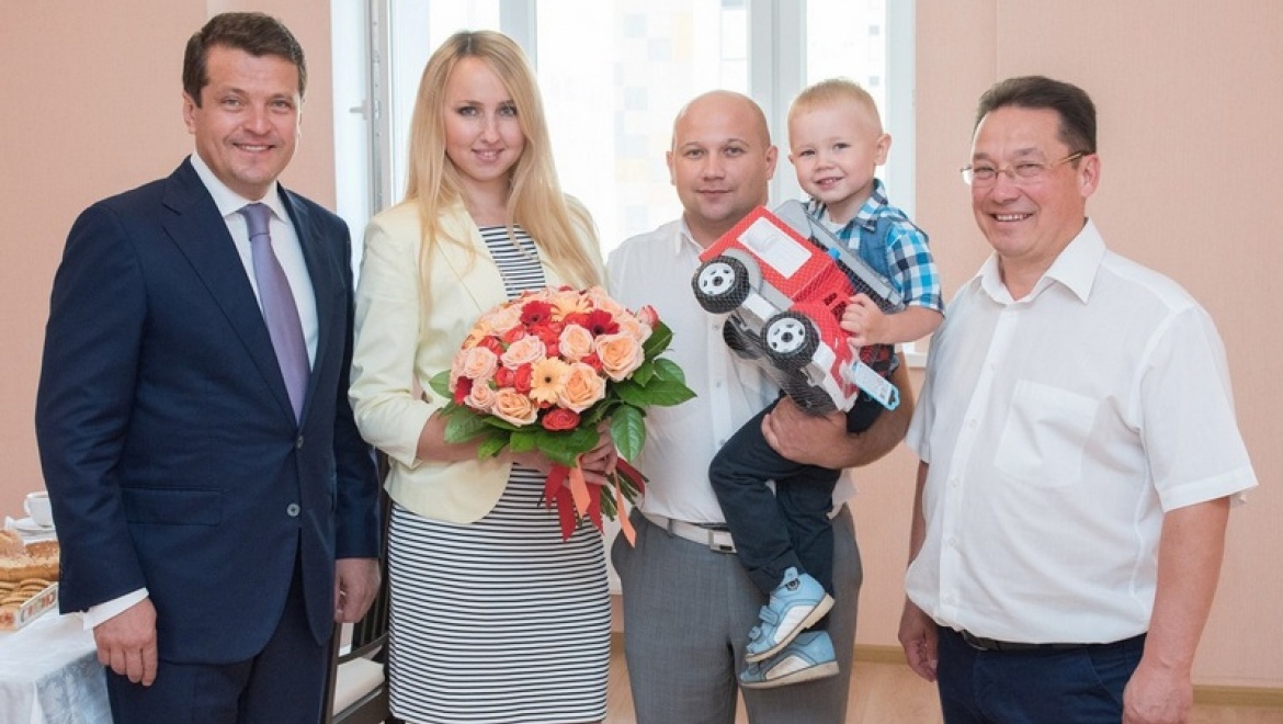 Ильсур Метшин осмотрел первый сданный многоквартирный дом в ЖК «Победа»