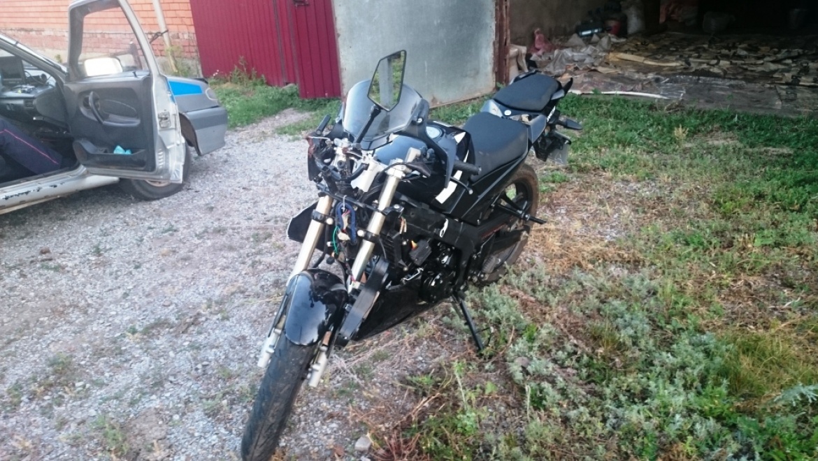 Девушка на мотоцикле врезалась в жеребенка