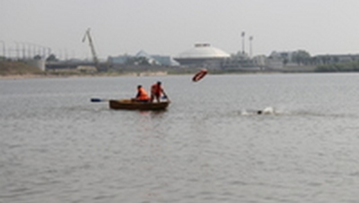 Казанский спасатель вытащил из воды двух тонущих женщин