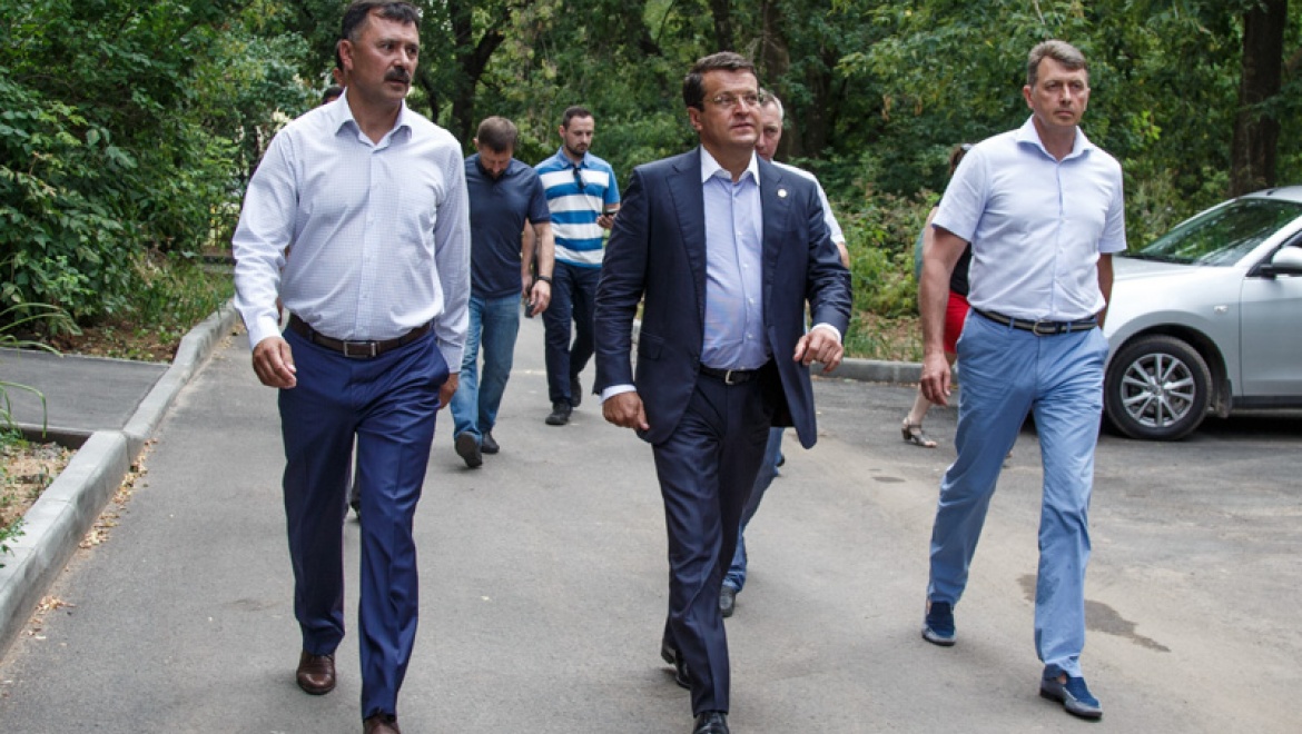 Ильсур Метшин проконтролировал ход капремонта дворов по ул.А.Кутуя