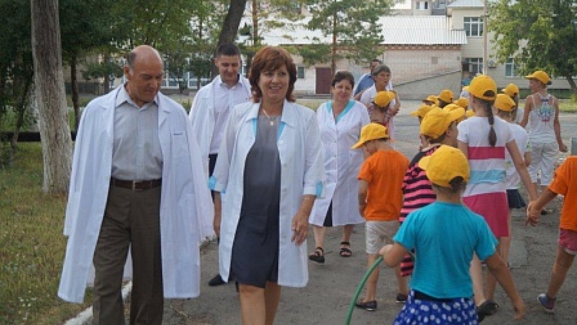 Анатолий Чадов посетил Гайский детский дом-интернат