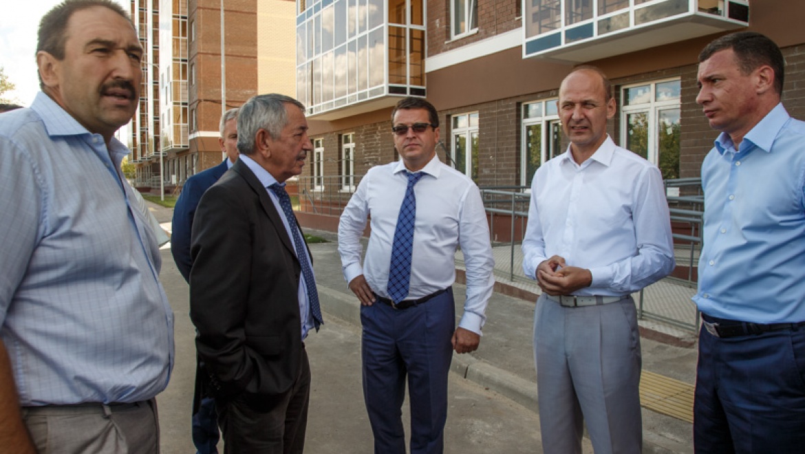 Акташ генеральный директор. Строительная фирма акташ. Ахметов газинур абдулович акташ. Газинур ак таш ахметов. Акташ риэлт.