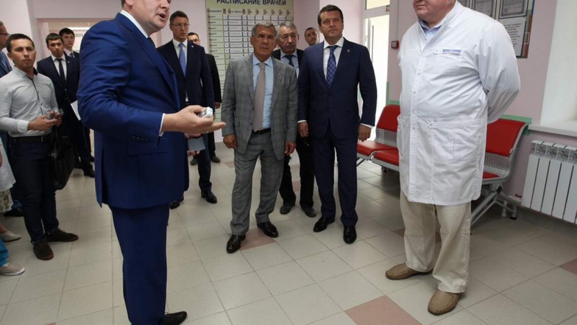 Р.Минниханов и И.Метшин посетили новое здание филиала детской поликлиники №4