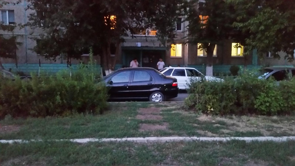 Водитель "четырнадцатой" сбил во дворе ребенка