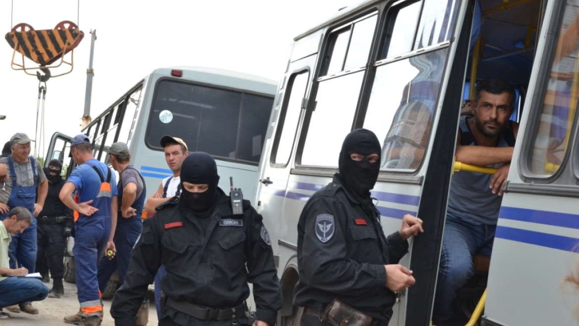 На стройке дома по проспекту Победы задержаны 28 мигрантов