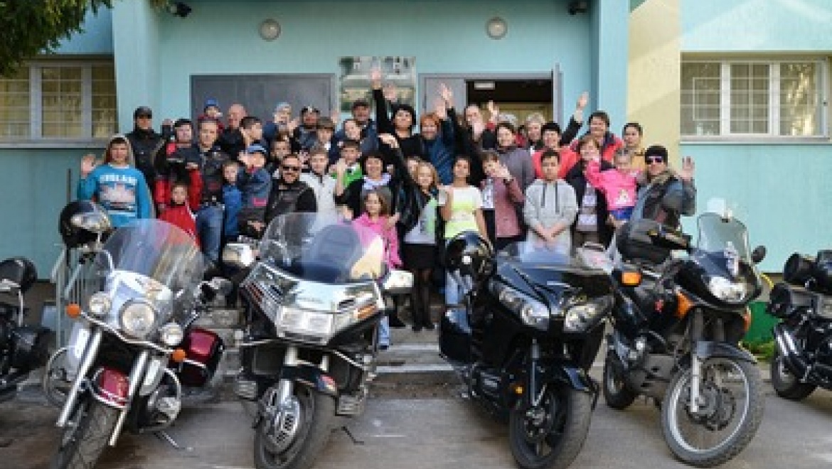 Казанские байкеры встретились с детьми с девиантным поведением