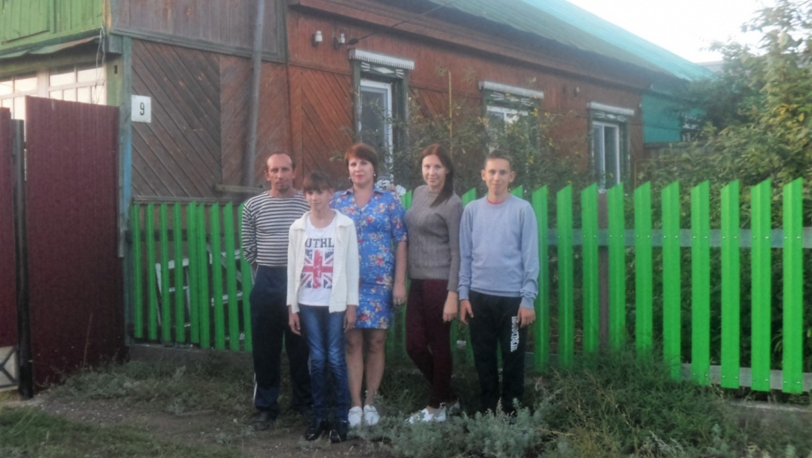 Активисты Народного фронта помогли многодетной семье решить жилищный вопрос