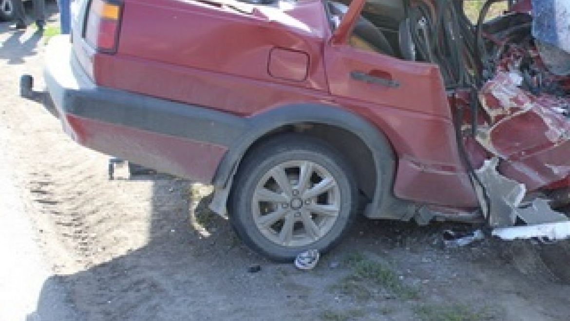 Автоледи погибла в лобовом столкновении с автобусом