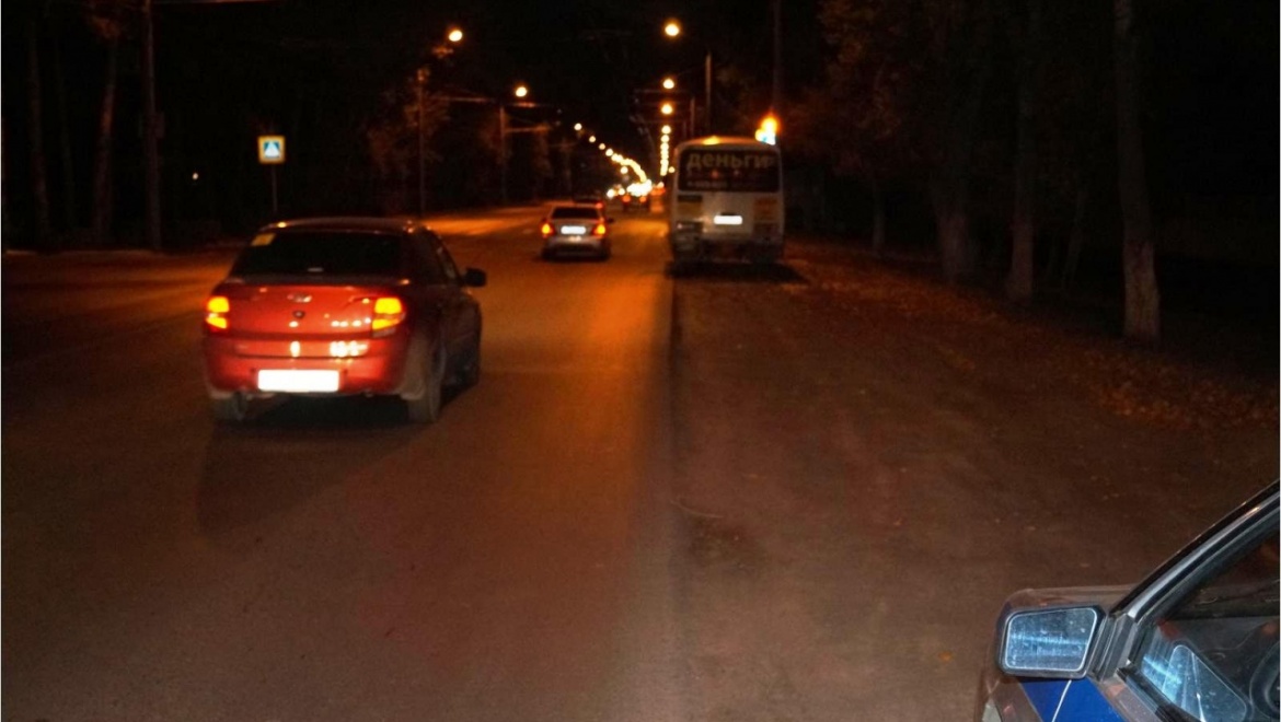 Автобус прищемил руку несовершеннолетней девочке