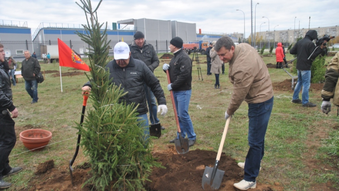 Более 50 000 горожан и 3 700 предприятий приняли участие в городском субботнике.