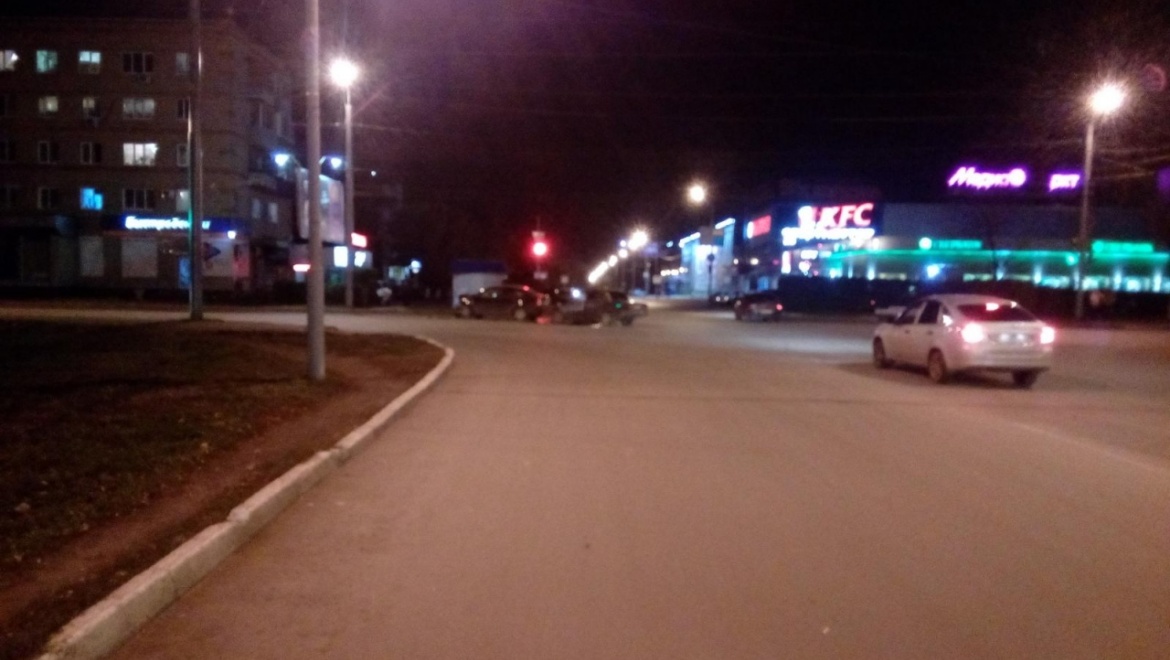 Вечернее ДТП на перекрестке улиц Пролетарская и Новая