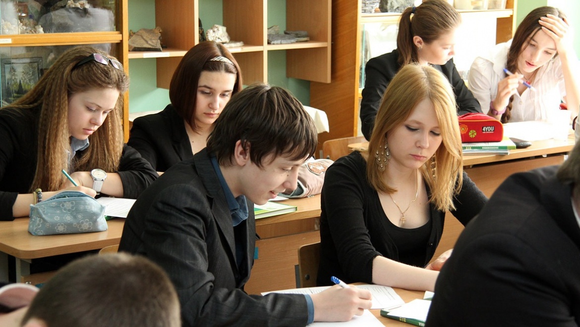 Оренбургские школьники считают, что без диплома их ждет «бедная и скучная» жизнь