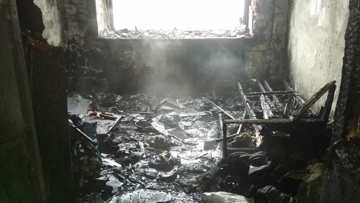 В Новотроицке загорелась квартира в жилом доме, есть пострадавшие