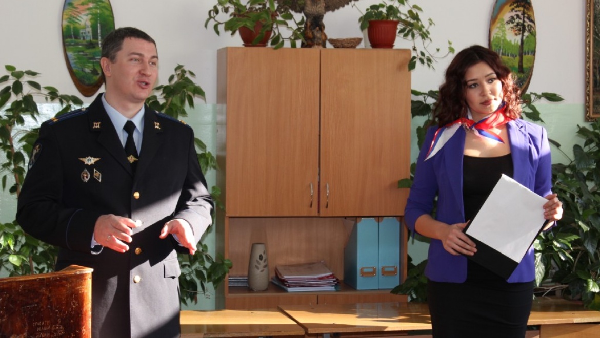 Полицейские предложили выполнить школьникам упражнение Джеффа