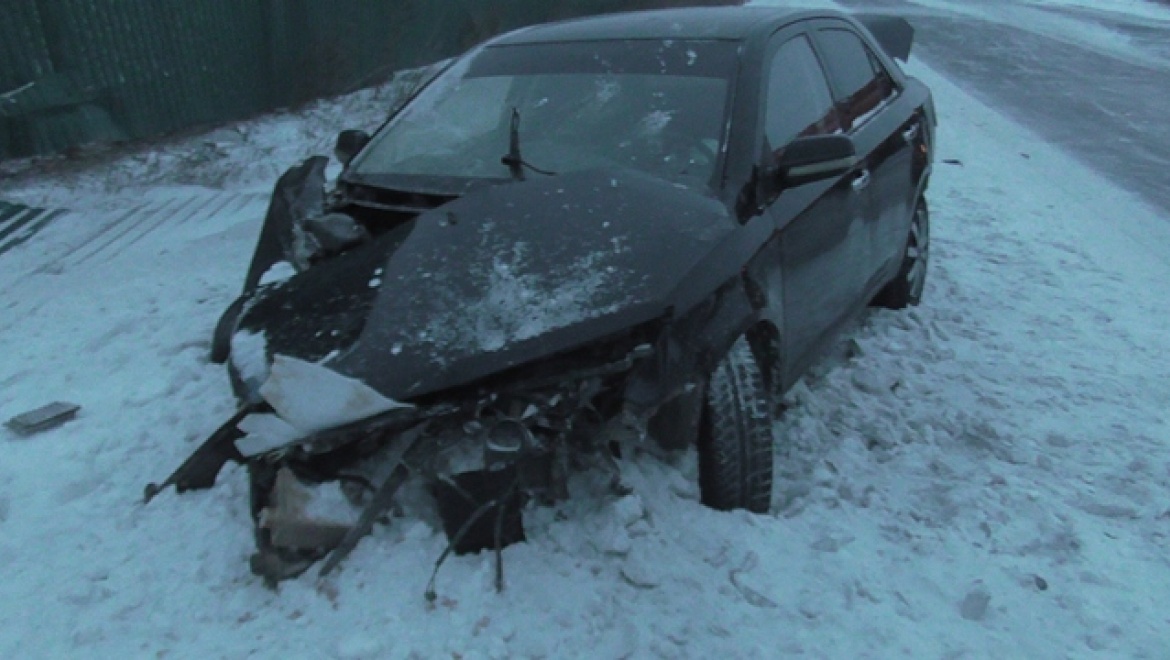 Водитель иномарки после столкновения с грузовиком скрылся с места ДТП