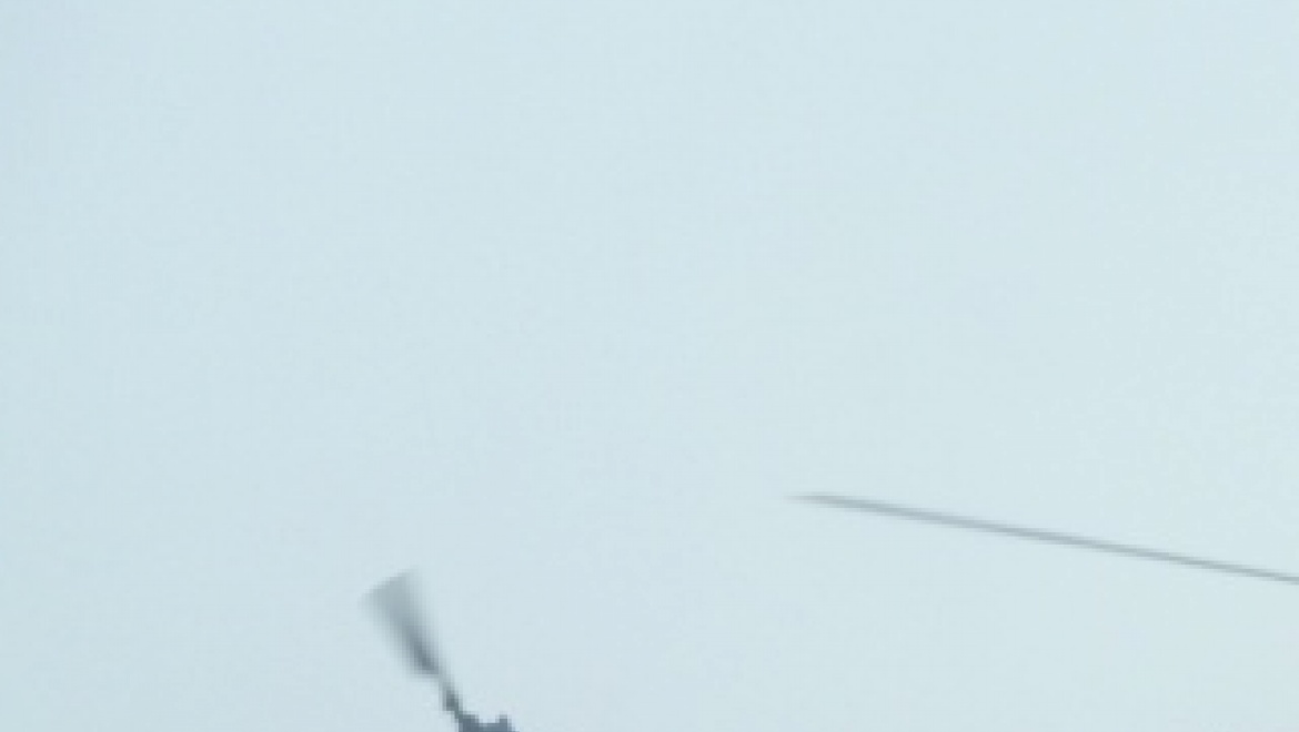 МИ-2 доставил врачей к обгоревшим жителям