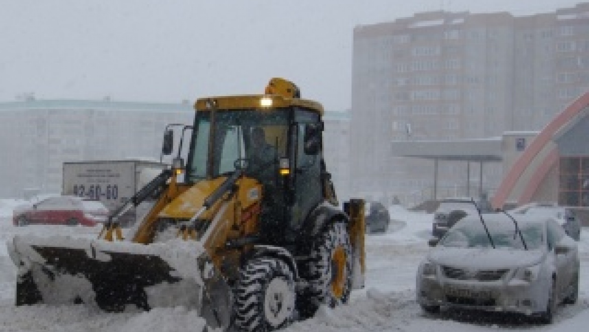 Очистка снега на дорогах Оренбурга