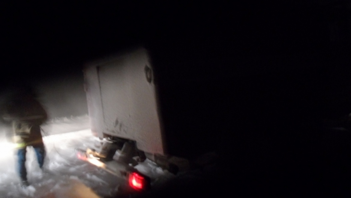 В селе Зиянчурино спасатели вытащили 3 автомобиля из сугробов