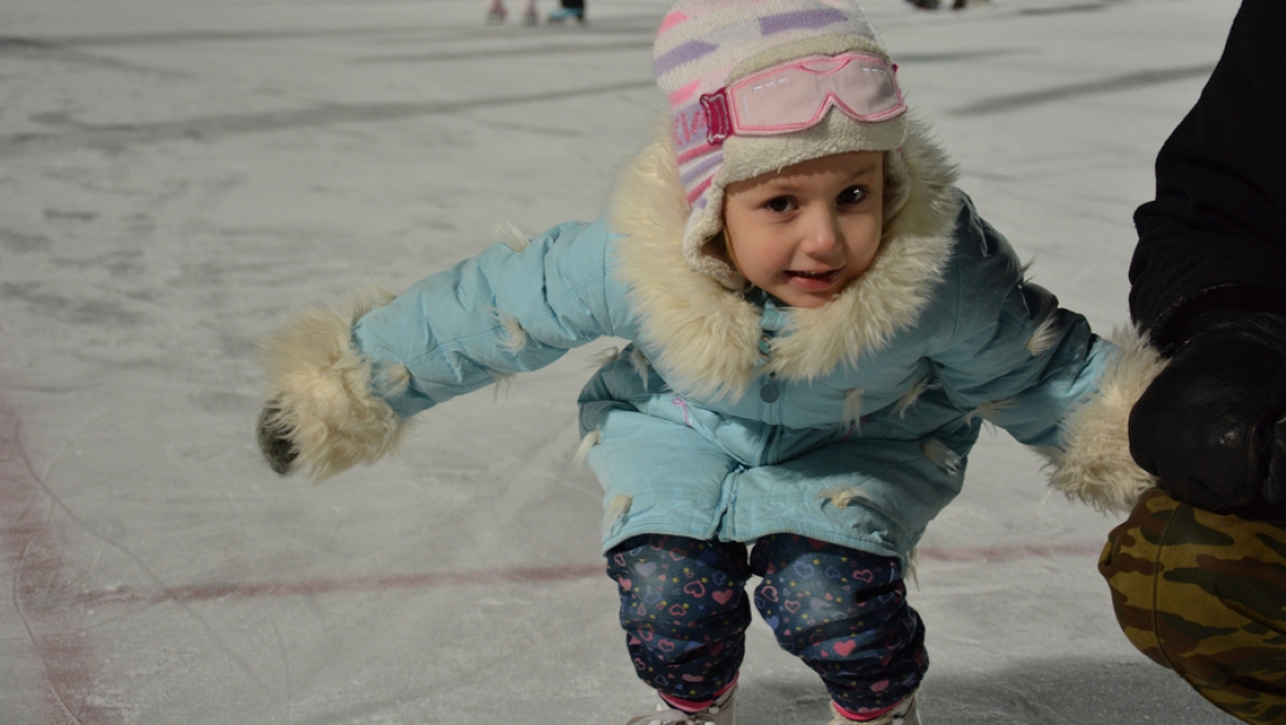 Оренбуржцы провели «Вечер на коньках»