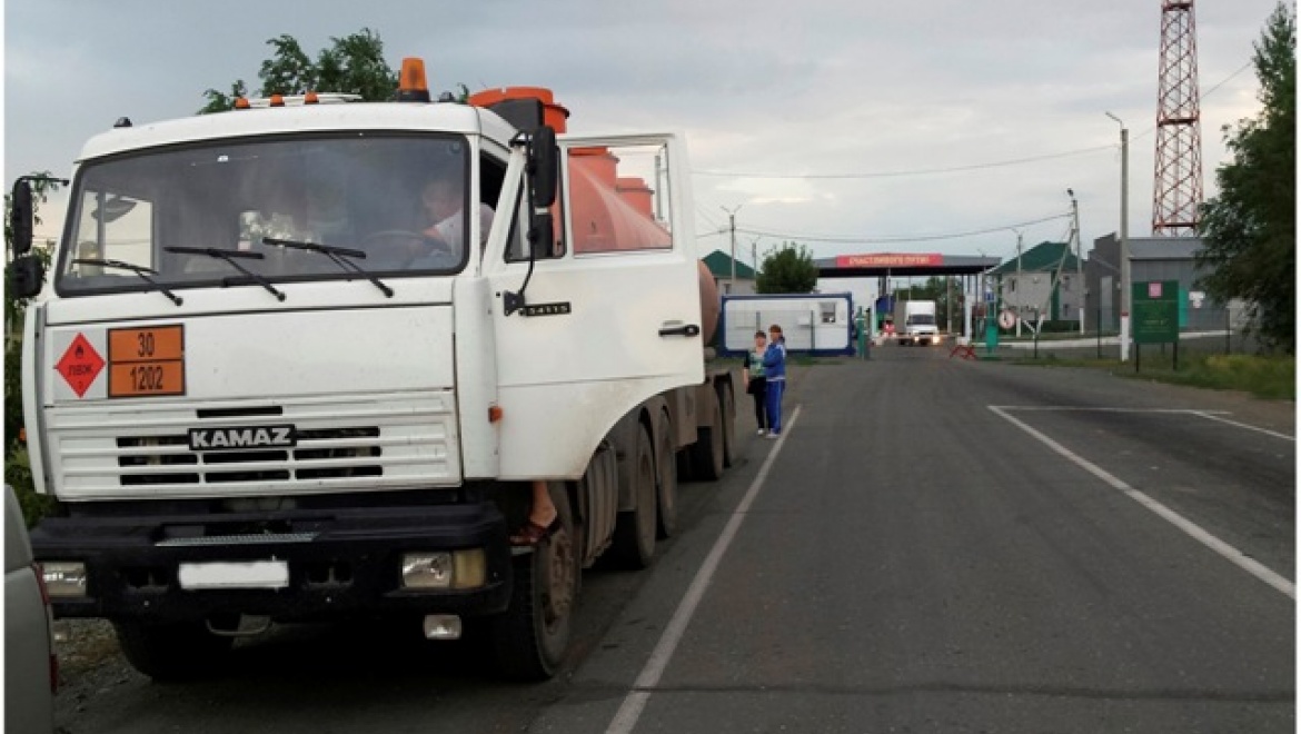 В Оренбурге возбуждено уголовное дело по факту контрабанды  27,5 тонн топлива