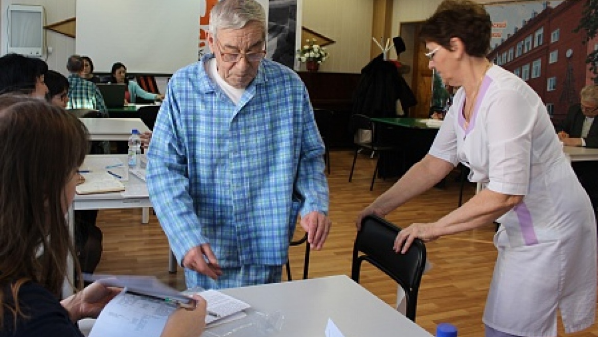 Специалисты регионального минздрава провели консультации в госпитале ветеранов