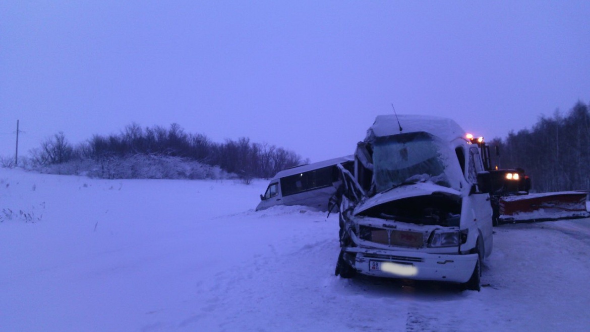 Не соблюдал дистанцию: на трассе столкнулись два автобуса с пассажирами  