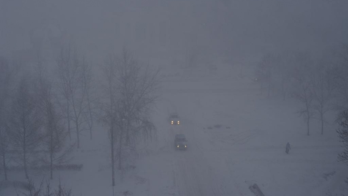 По области сохраняются туман и ветер