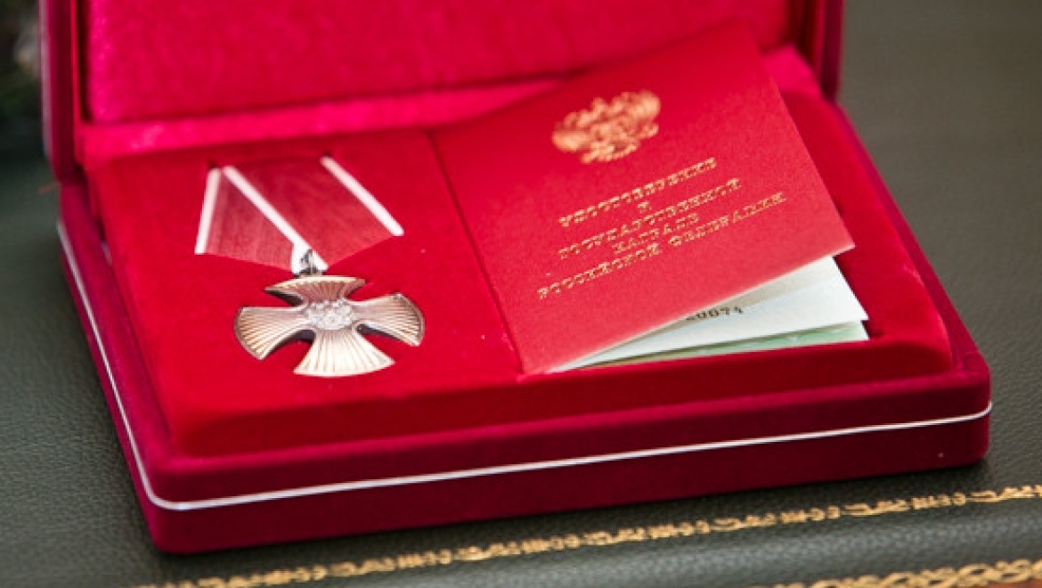 Михаил Бабич вручил орден Мужества семье погибшего младшего лейтенанта полиции Евгения Никулина