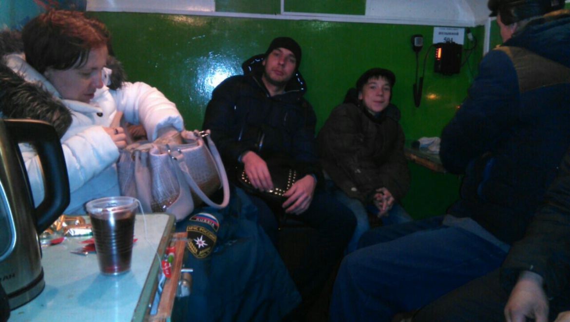 В Оренбургской области 5 человек и ребенок застряли в снежном плену