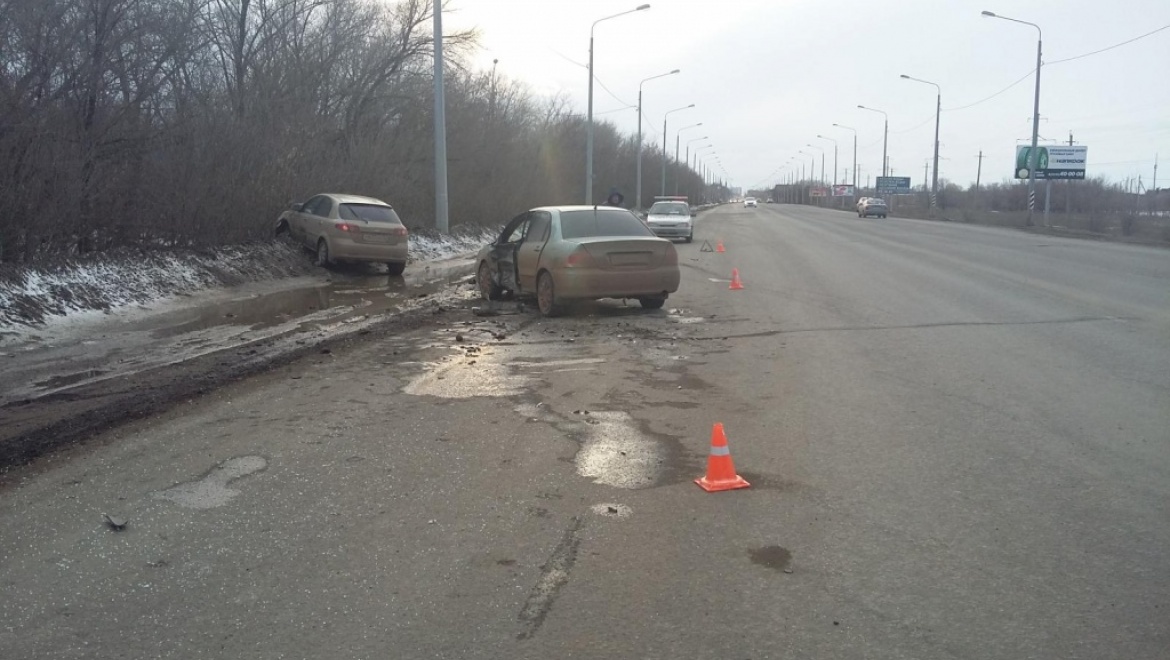 Возле с. Ивановка столкнулись «Мицубиси» и «Шевроле Лачетти»
