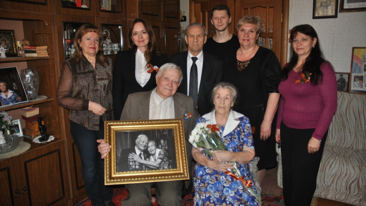 Семье фронтовика  вручили  первый семейный портрет