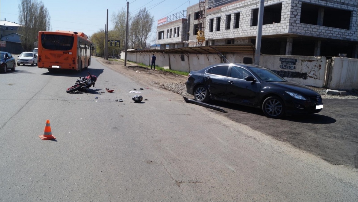 Водитель "Мазды" не стал уступать мотоциклу