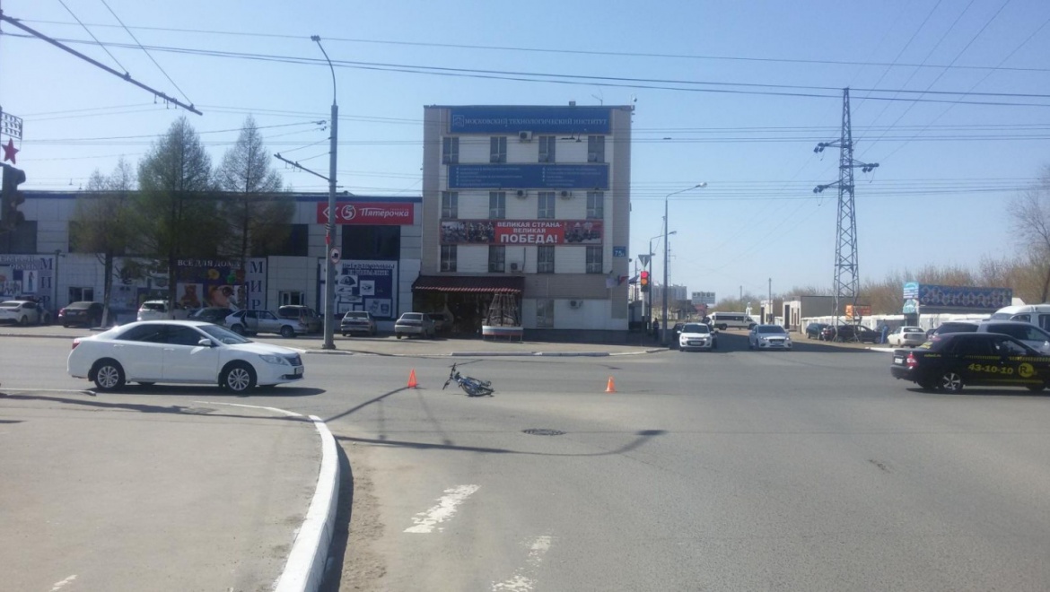 Велосипедист выехал на красный