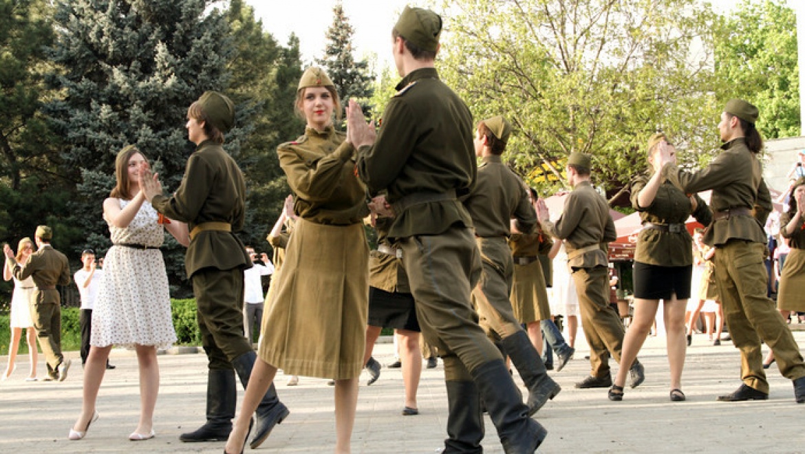 Оренбуржцы станцуют «Вальс Победы»