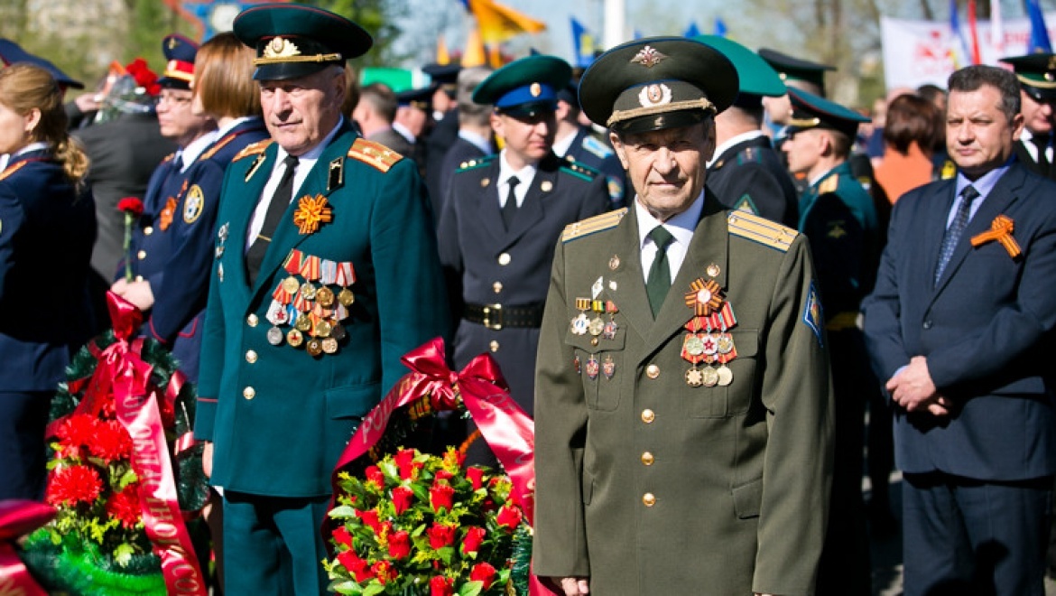 Торжественные церемонии возложения венков к Вечному огню 