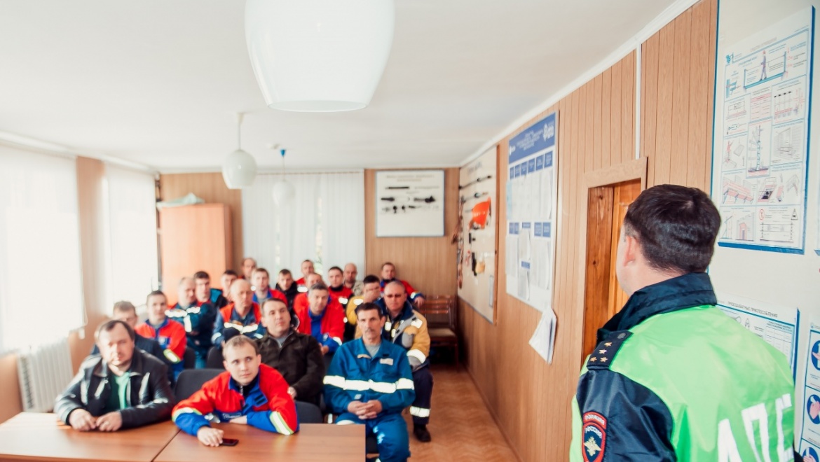 Школьники, водители и журналисты поддержали Всероссийскую акцию "Сбавь скорость!"