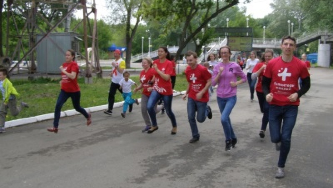 В Оренбурге прошел символический забег «Быть здоровым – это здорово!