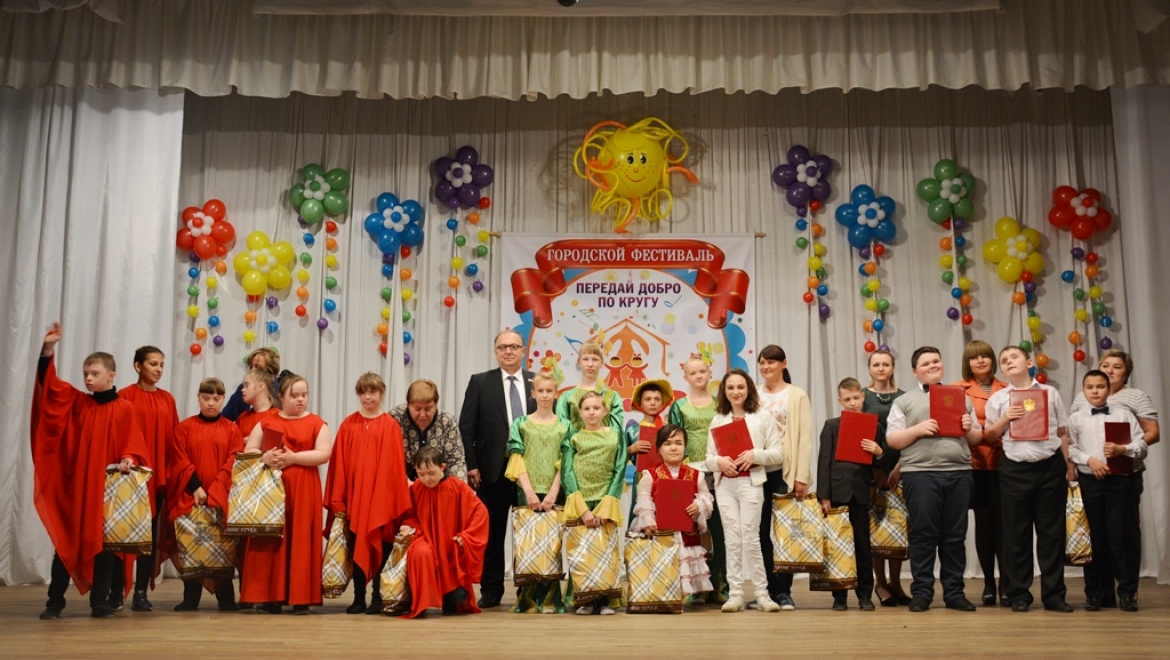 В Оренбурге уже в 19 раз прошел фестиваль «Передай добро по кругу»