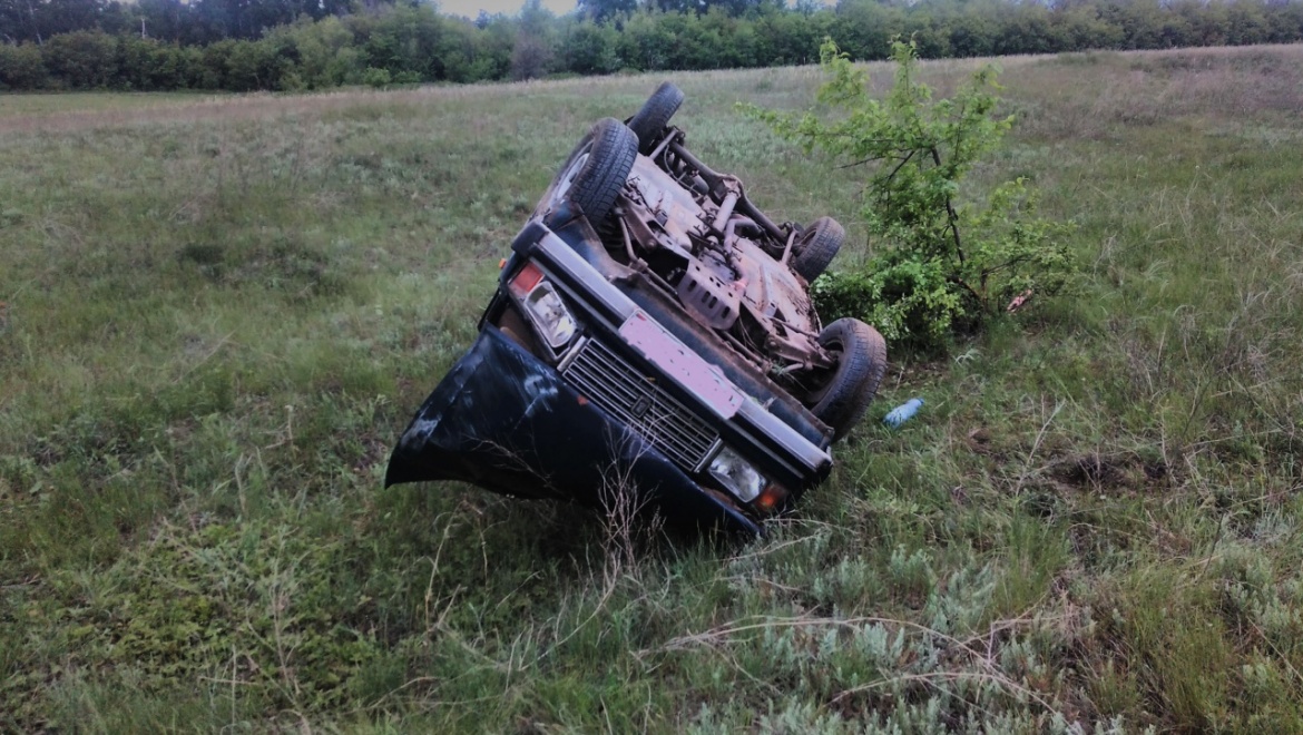 Спасателям пришлось извлекать водителя после ДТП
